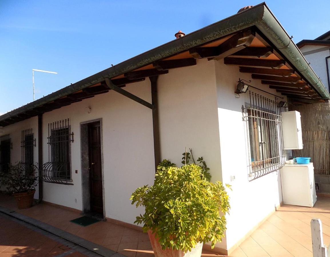 Aparthotel Casa Nuccia Gentili David à Marina di Massa Extérieur photo